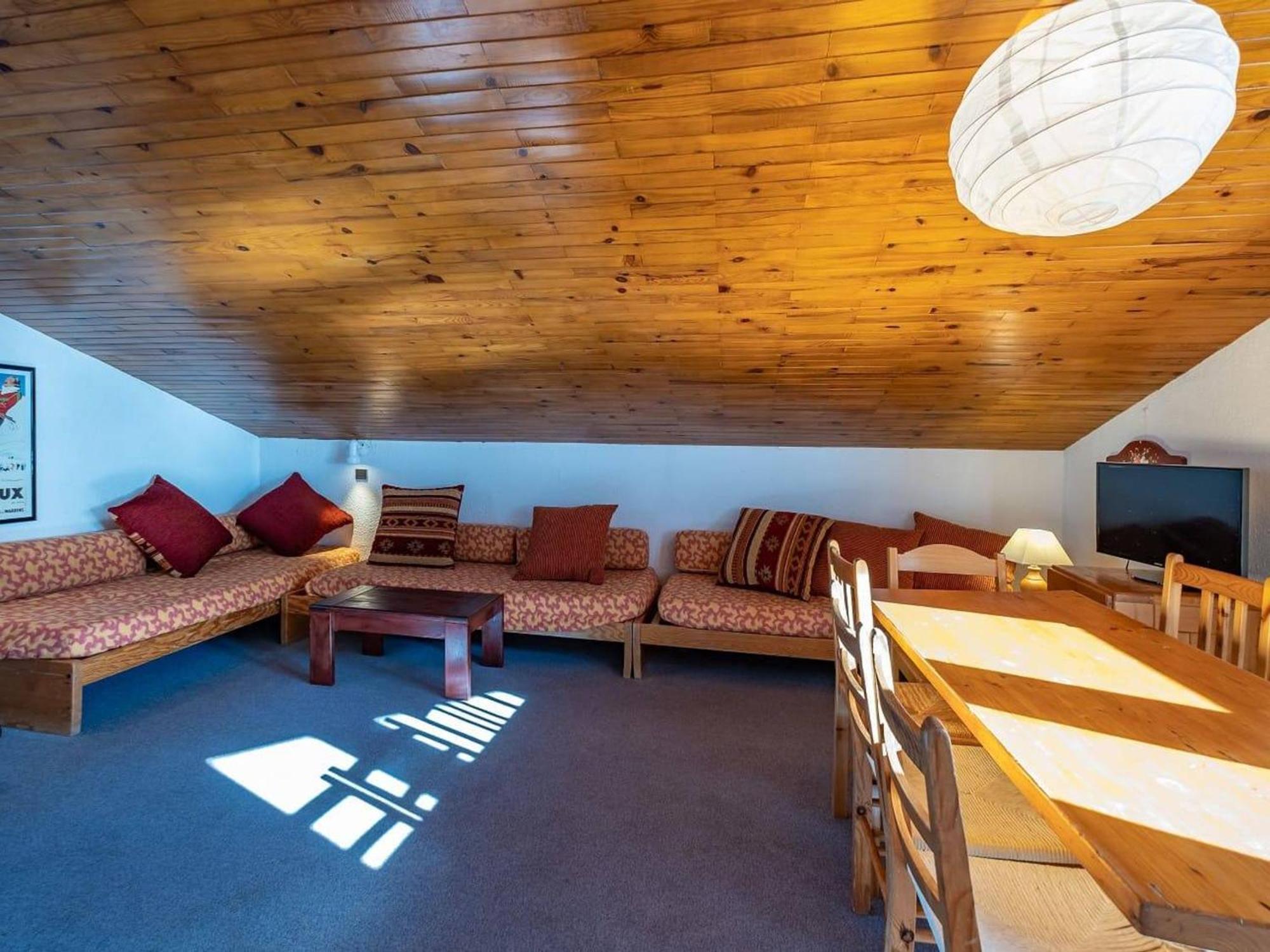 Appartement Les Allues-méribel, 2 Pièces, 7 Personnes - Fr-1-355-38